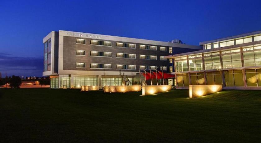 The Hotel At Kirkwood Center Cedar Rapids Exterior photo