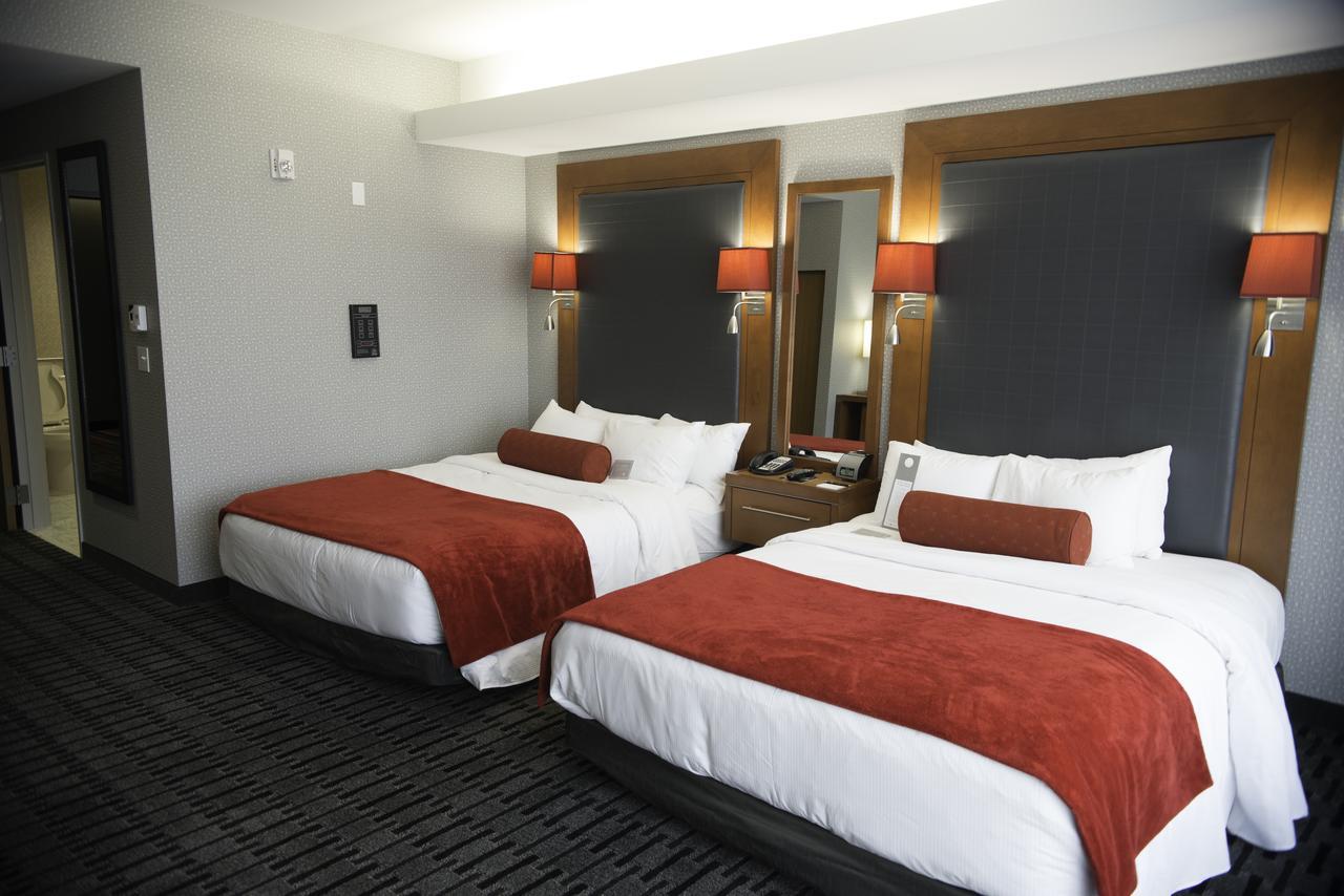 The Hotel At Kirkwood Center Cedar Rapids Exterior photo